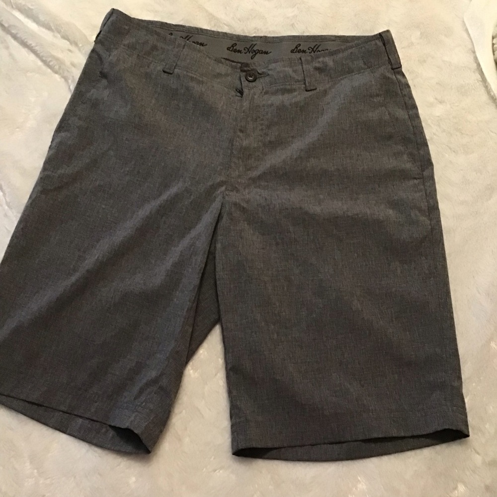 Ben Hogan Golf Shorts. Size 32, Gray